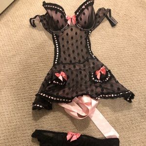 Sexy! 🔥 This piece is gently used and absolutely stunning.